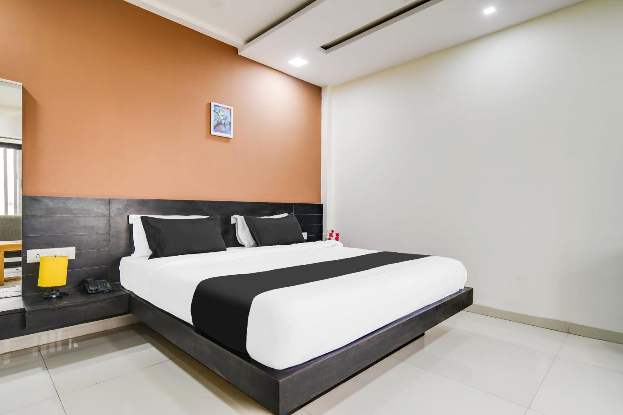 Super Collection O Indore Near Omax City 1 Kanadiya Εξωτερικό φωτογραφία