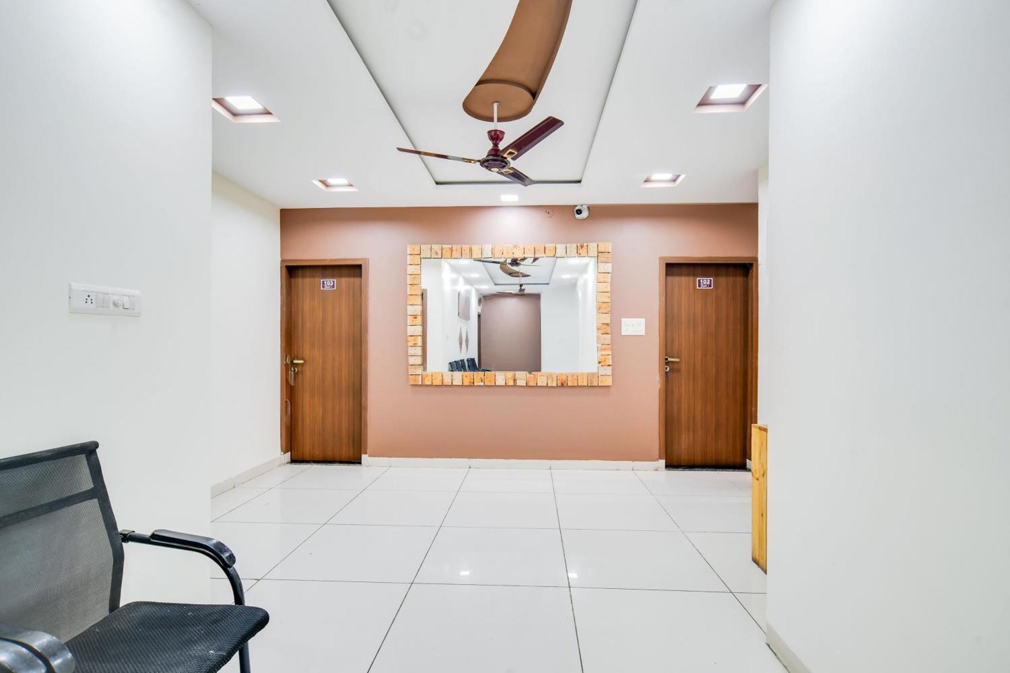 Super Collection O Indore Near Omax City 1 Kanadiya Εξωτερικό φωτογραφία