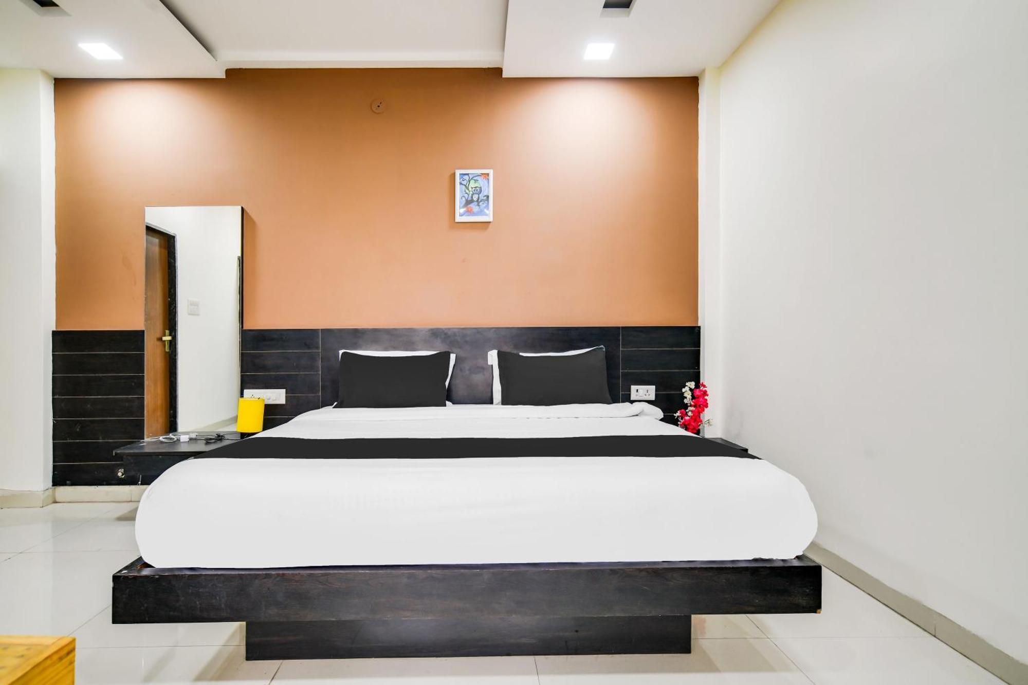 Super Collection O Indore Near Omax City 1 Kanadiya Εξωτερικό φωτογραφία