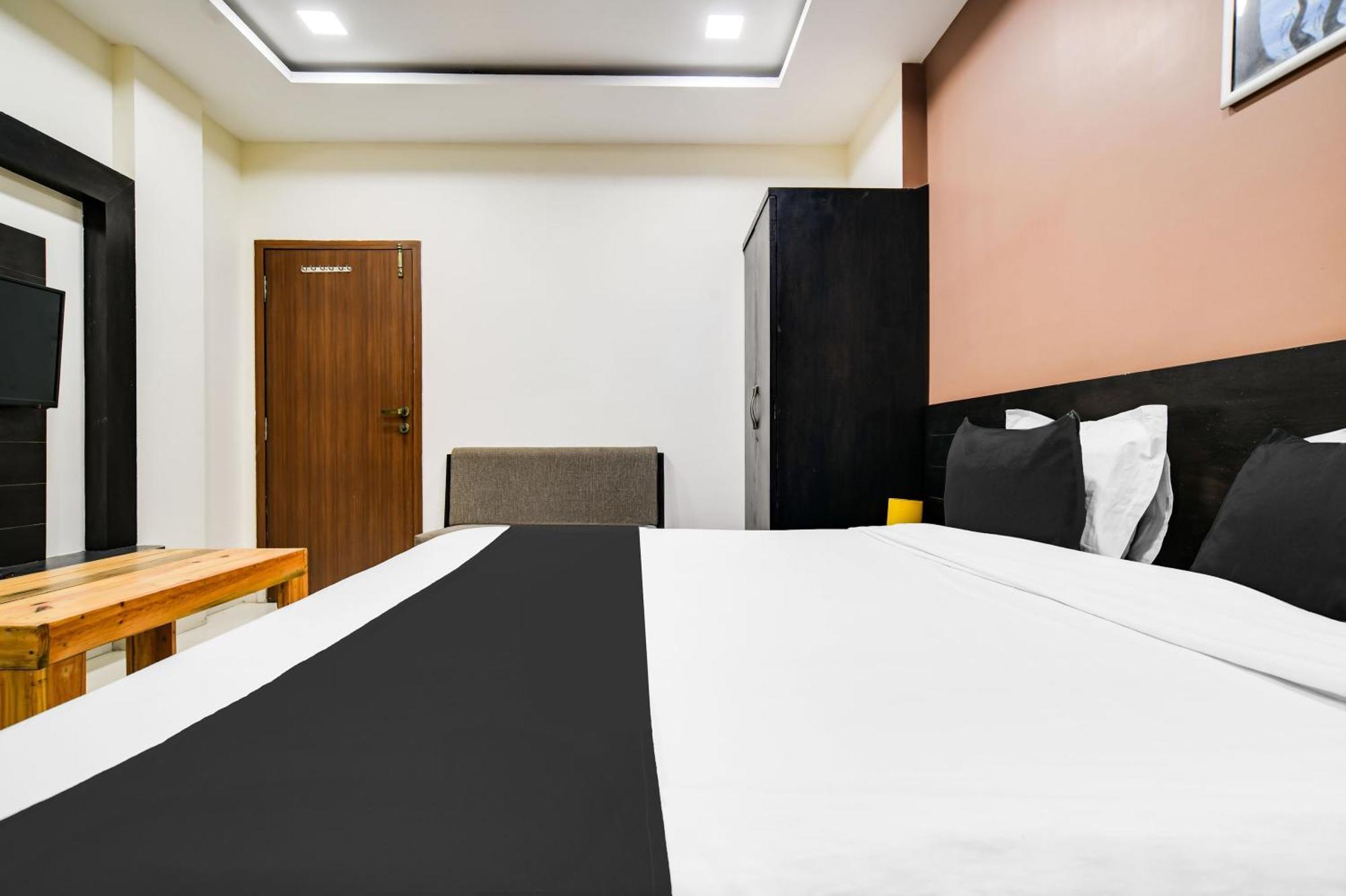 Super Collection O Indore Near Omax City 1 Kanadiya Εξωτερικό φωτογραφία