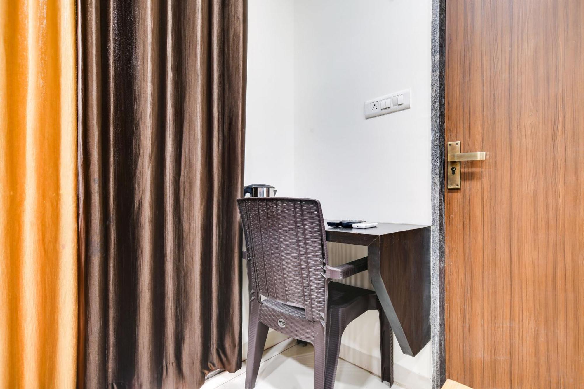 Super Collection O Indore Near Omax City 1 Kanadiya Εξωτερικό φωτογραφία